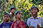 Siem Reap - children asking tips to the tourists